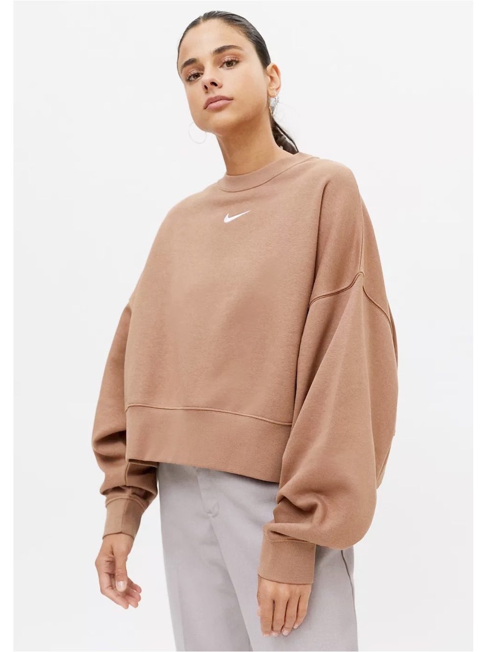 Nike Woman Tan Oversized Boxy Relax Crewneck Sweater LARGE Cozy Athleisure